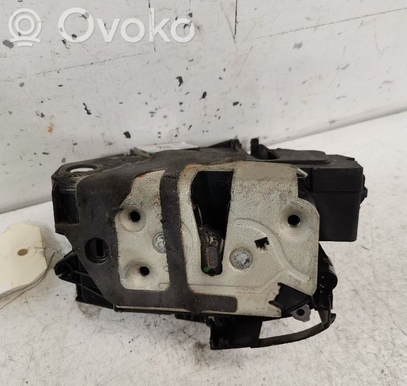 Aizmugurē slēdzene   BM5AA26413,ESQBM5AA26413