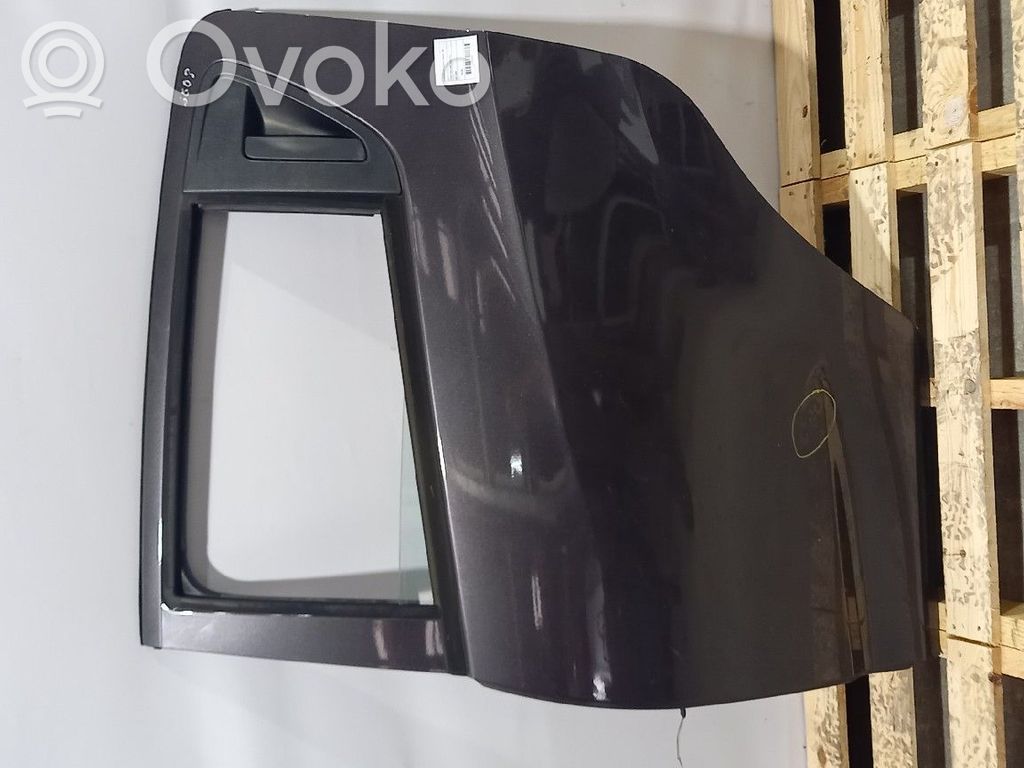 Aizmugurējās durvis   95912984