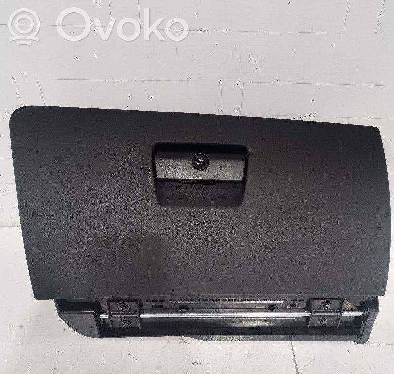 Panelės stalčiuko/lentynėlės paklotėlis   51167075479,3456789012,7075477