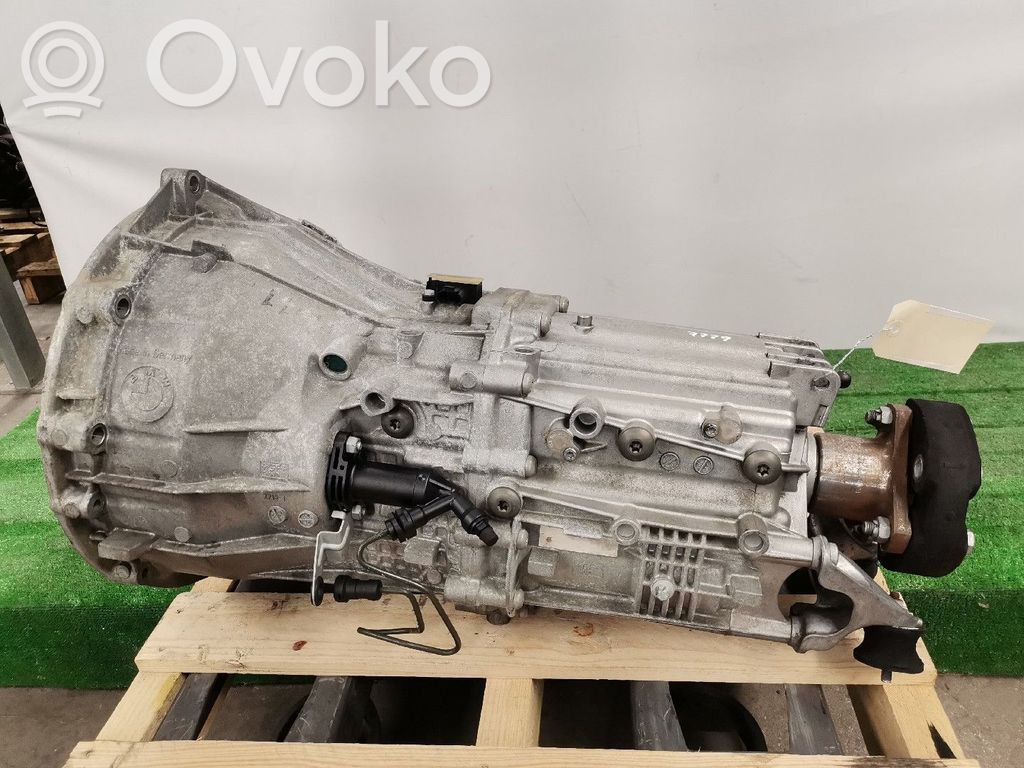 Manual 5 speed gearbox   1069401059