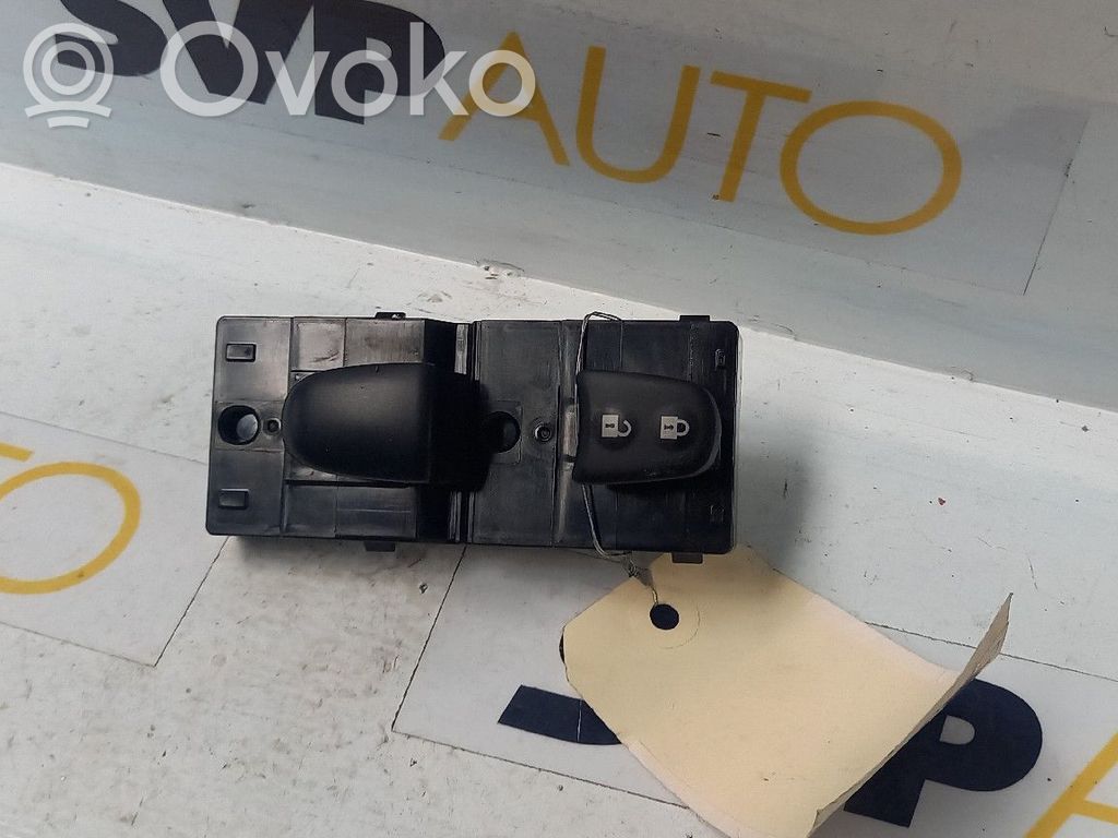 Nissan Micra K14 Priekinis el. lango pakėlimo mechanizmas be varikliuko 