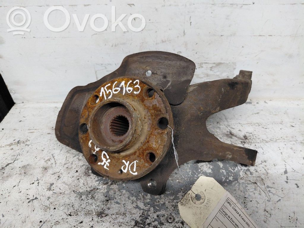Opel Corsa B Front wheel hub 