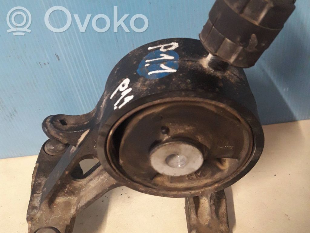 Engine mount bracket   AV91687