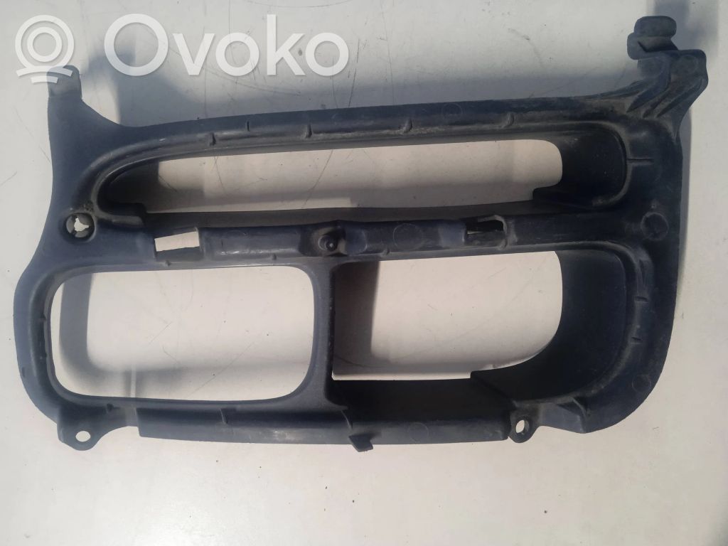Toyota Avensis T250 Rejilla inferior del parachoques delantero 