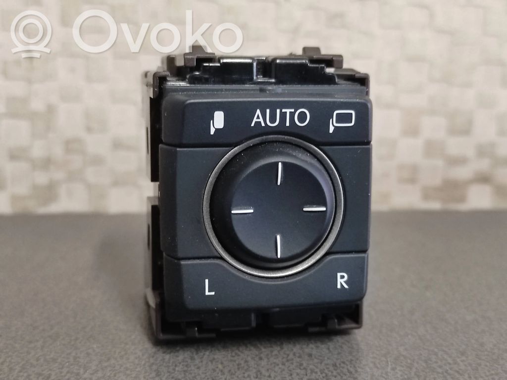 Wing mirror switch   183746