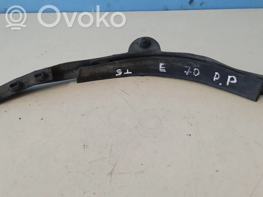 BMW X5 E70 Engine compartment rubber 