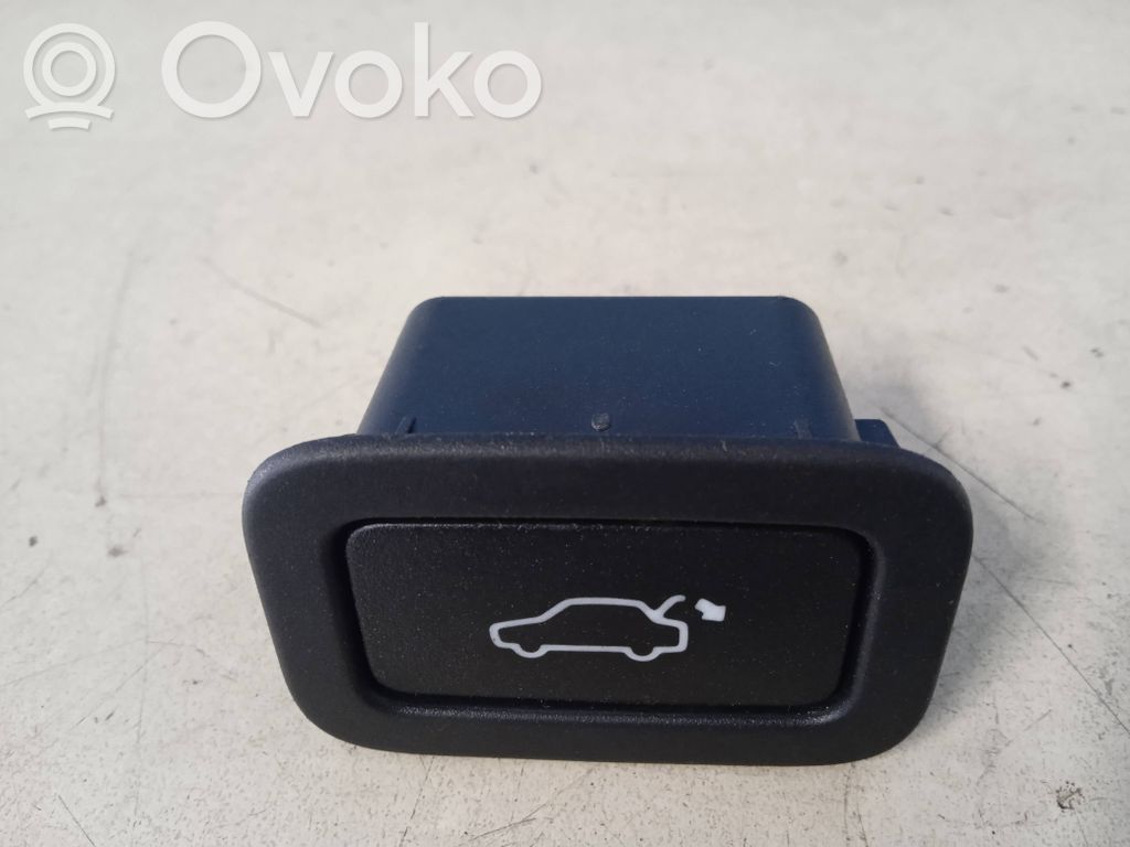 Land Rover Evoque I Tailgate/boot open switch button 