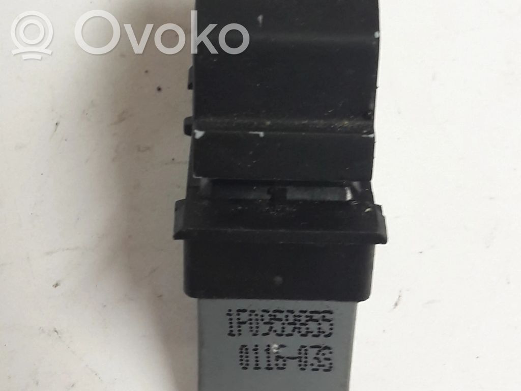 Volkswagen PASSAT B6 Electric window control switch 