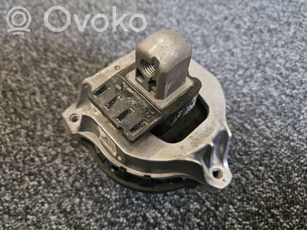 BMW 5 G30 G31 G38 Engine mount bracket 