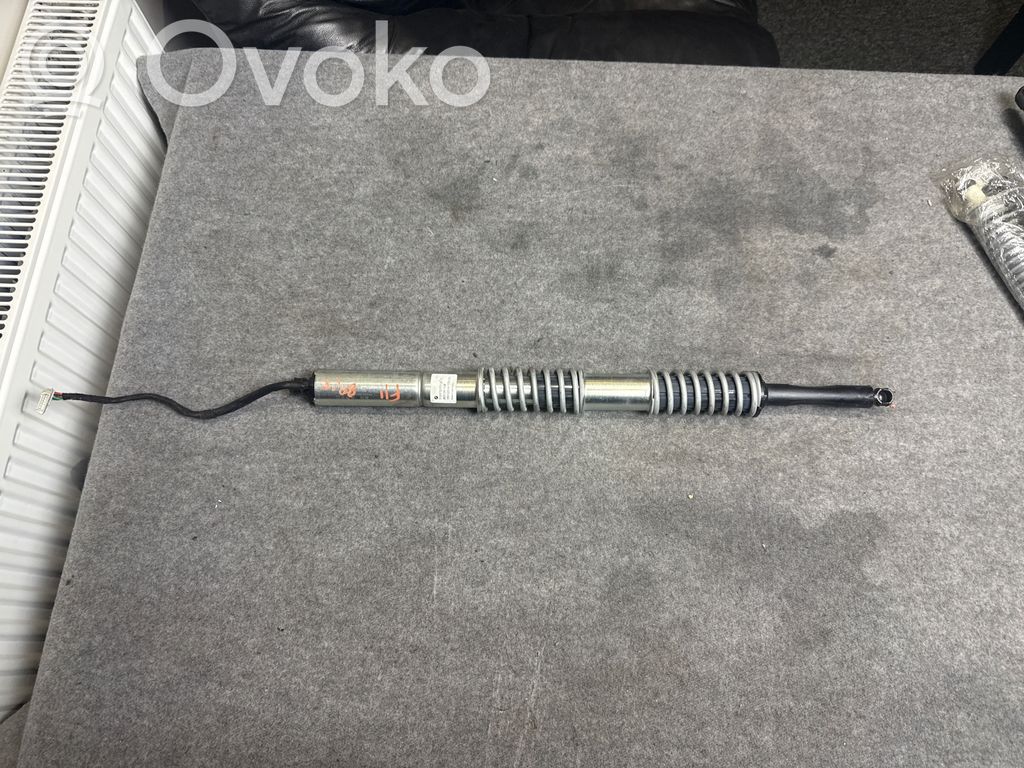 BMW 5 F10 F11 Amortyzator klapy tylnej bagażnika 