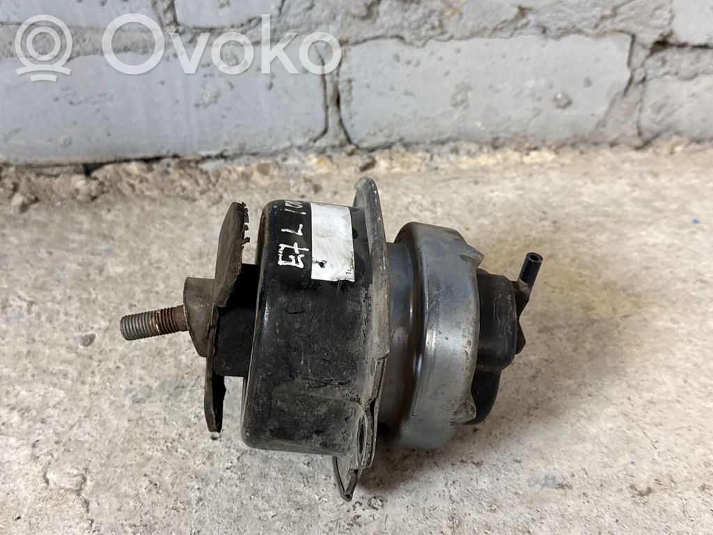 BMW X5 E70 Engine mount bracket 