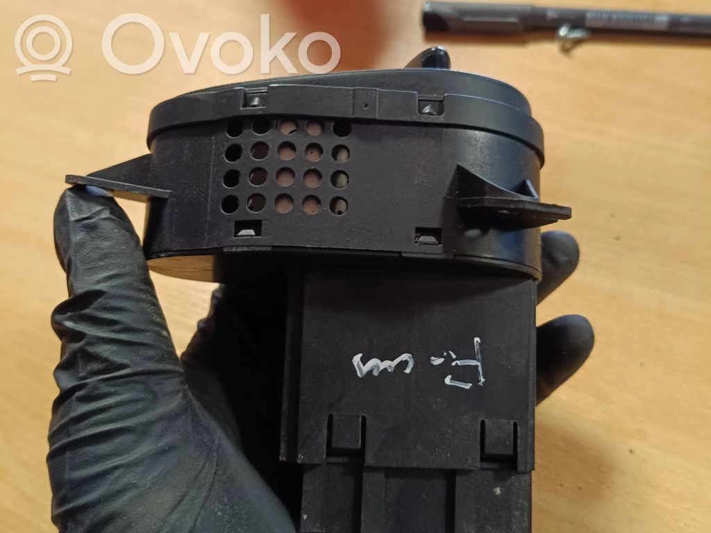 Ford Focus Light switch 
