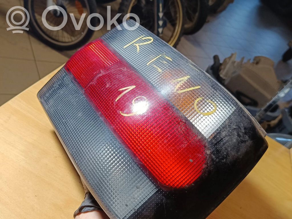 Renault 19 Galinis žibintas kėbule 