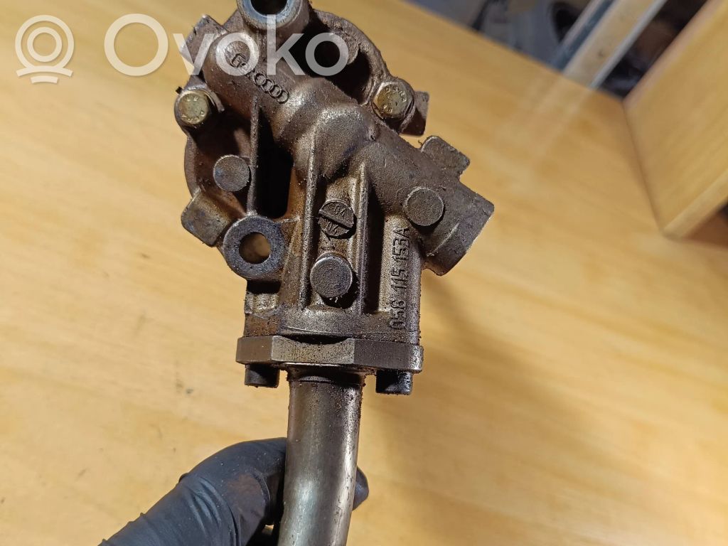 Audi A4 S4 B5 8D Bomba de aceite 