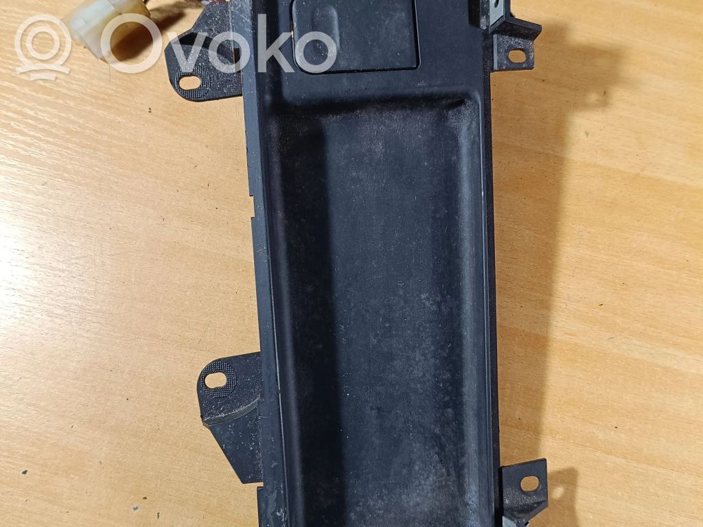 BMW 5 E39 12 V Socket (front) 