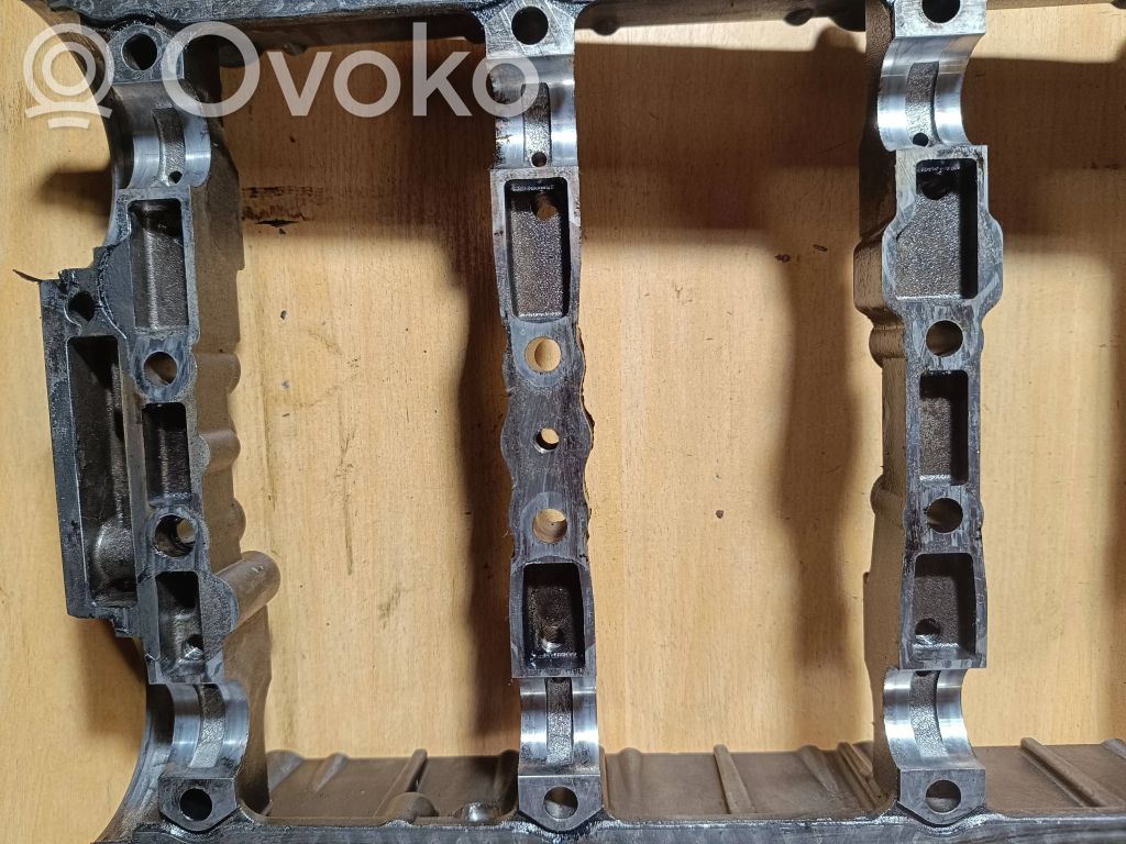 Engine head   BK2Q6K537AB