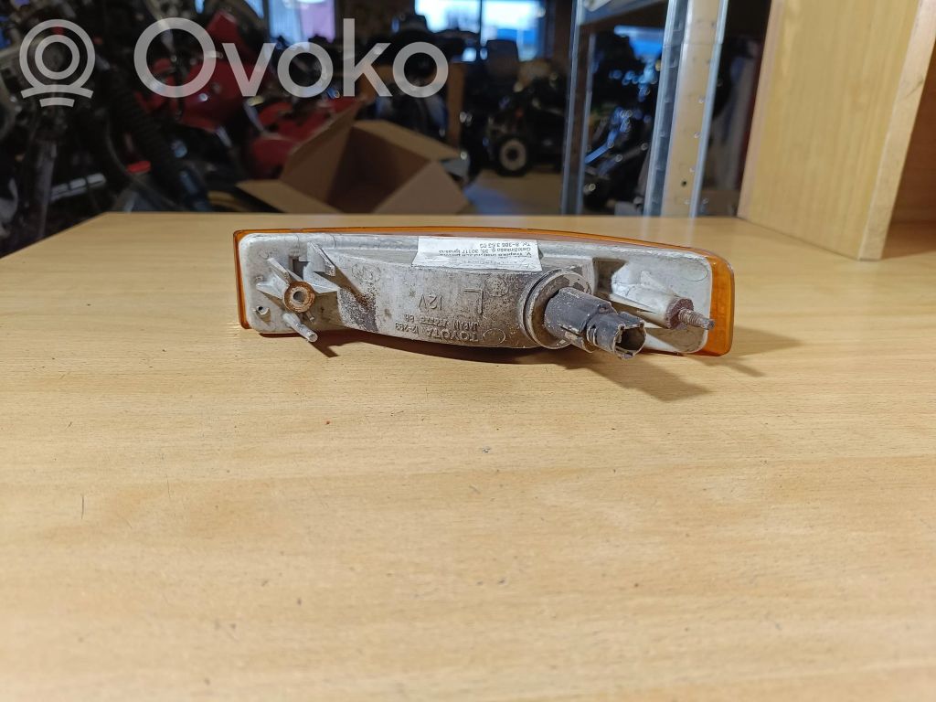 Toyota Corolla E90 Front indicator light 