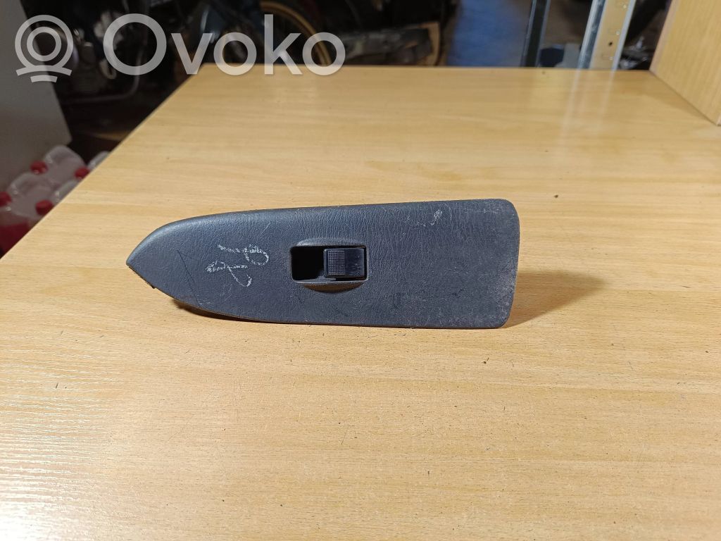 Electric window control switch   GE7V684L6