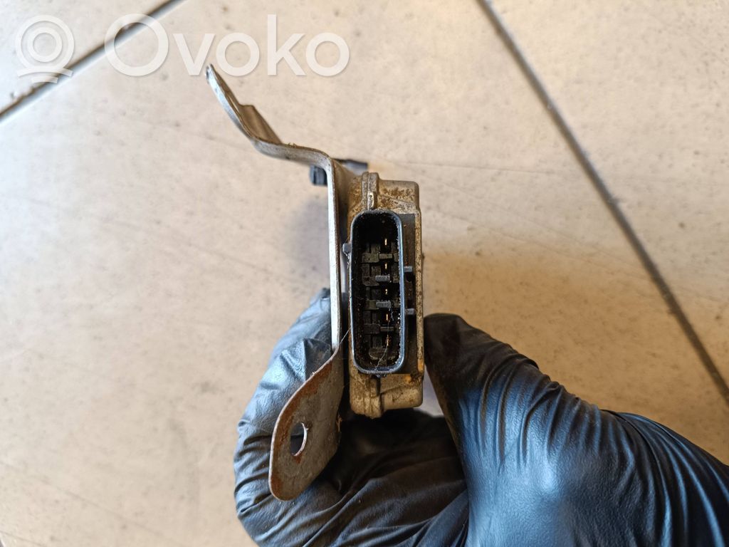 Toyota Carina T210 Ignition amplifier control unit 