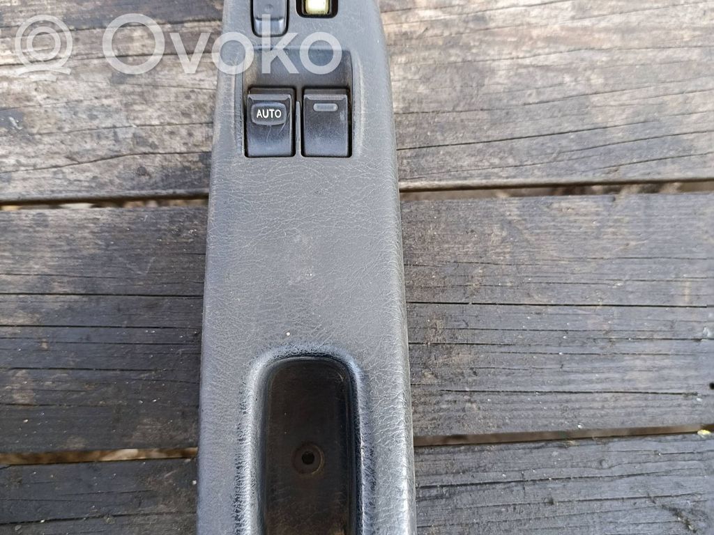 Toyota Corolla Verso AR10 Electric window control switch 