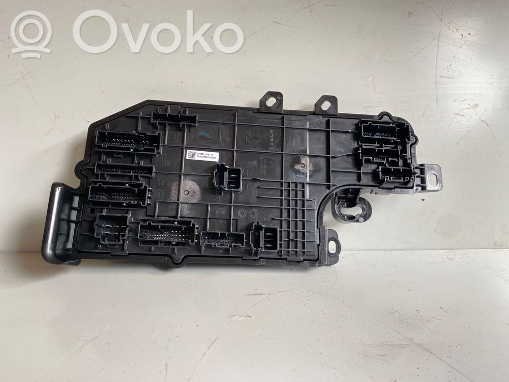 Other control units/modules   1585694,158569402B