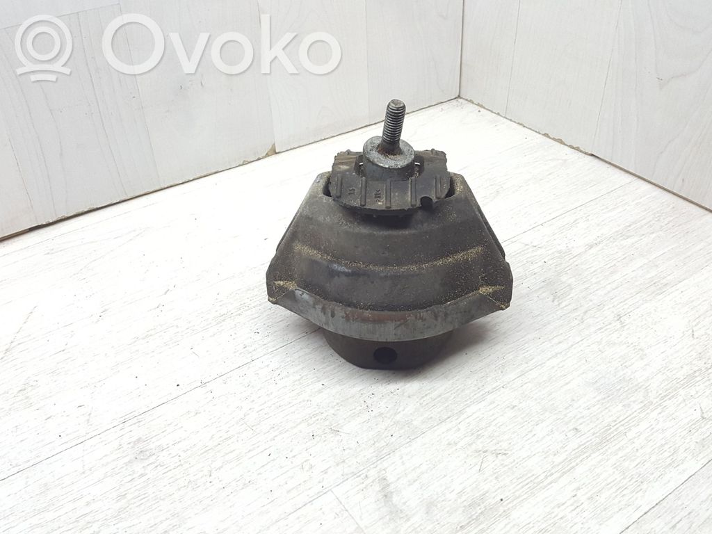 BMW 5 E60 E61 Engine mount bracket 