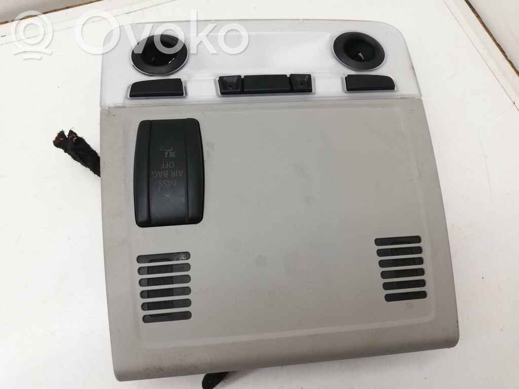 Front seat light   6936148,9209543