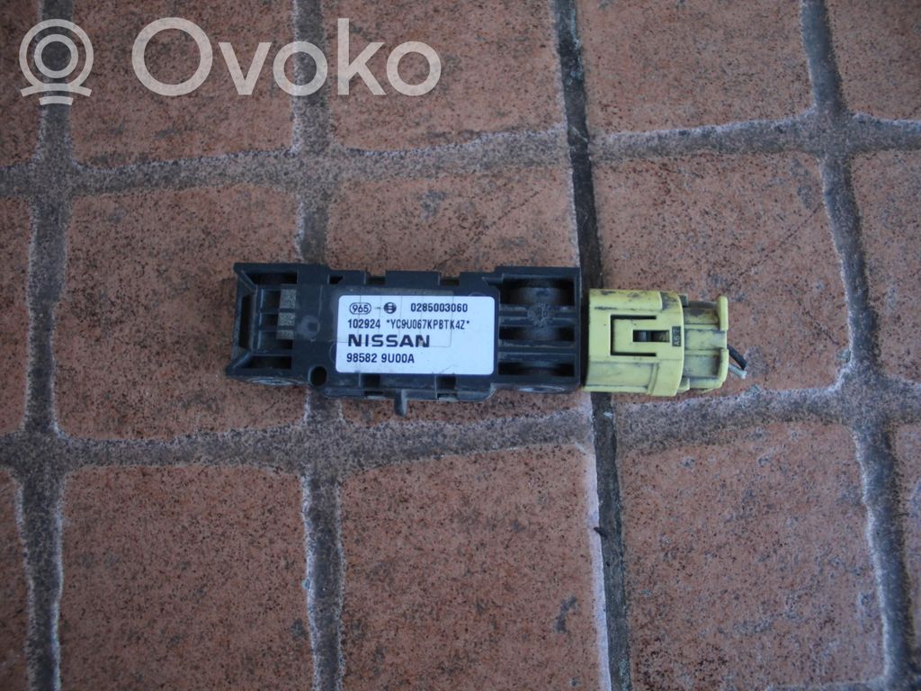 Nissan Note (E11) Airbagsensor Crashsensor Drucksensor 
