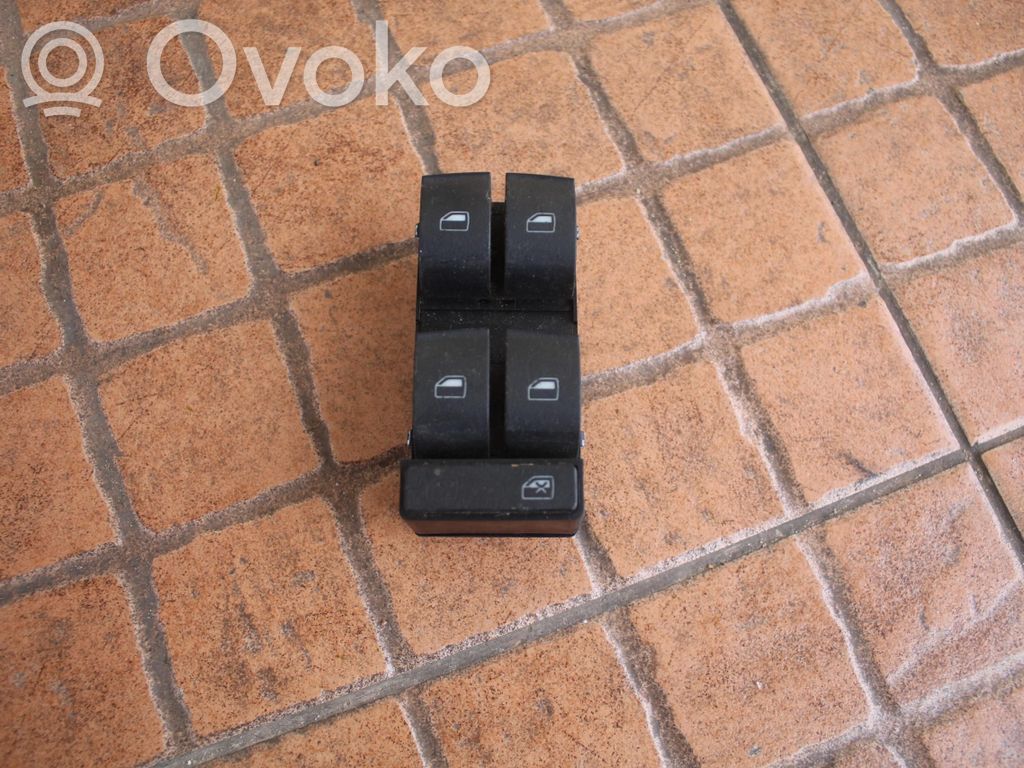 Quarter vent window switch