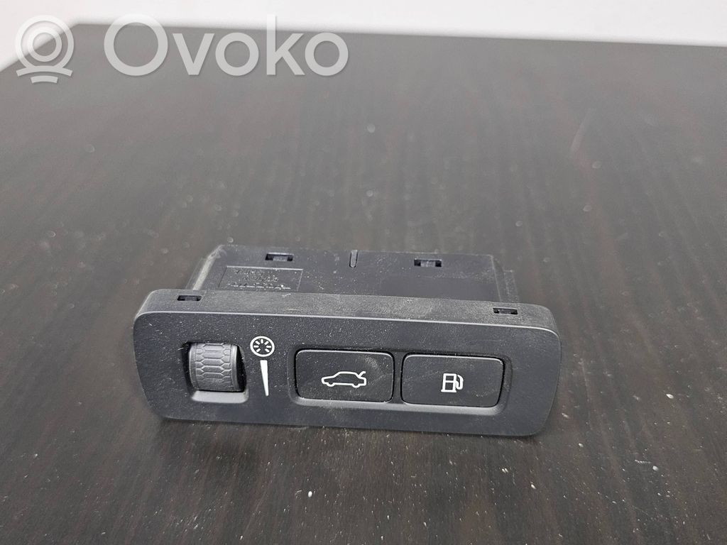 Volvo XC90 Tailgate opening switch 