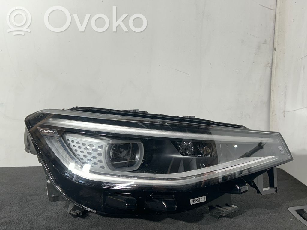 Volkswagen ID.4 Lampa przednia 