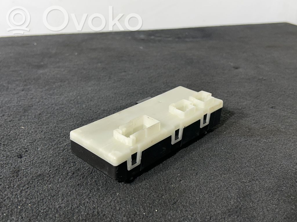 BMW 7 G11 G12 Tailgate/trunk control unit/module 