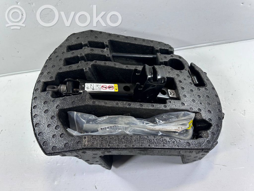 Jeep Grand Cherokee Tool box 