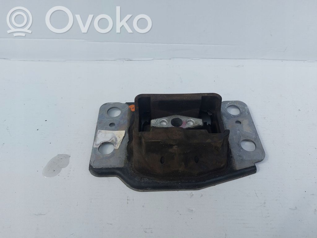 Ford Focus Engine mount bracket 