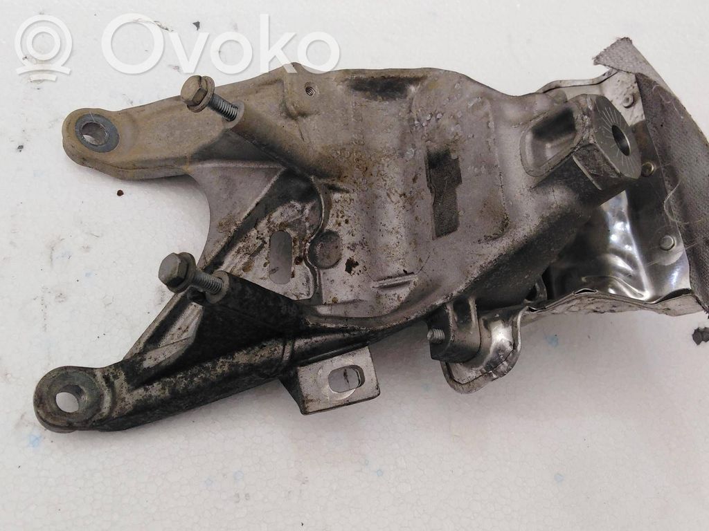 Audi A6 Allroad C8 Engine mounting bracket 