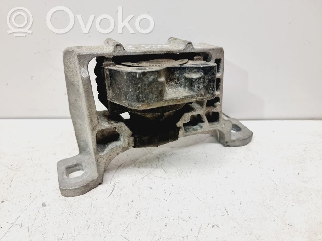 Engine mount bracket   31401303,31375196,31401726,31277669,31401666