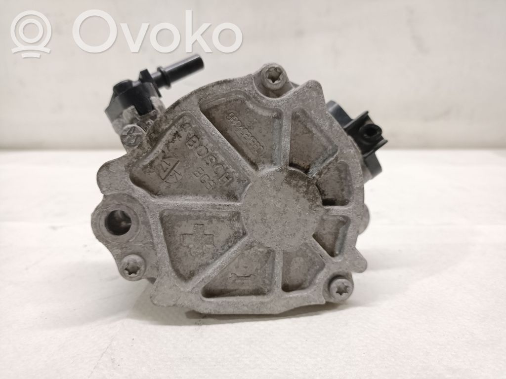 Peugeot 3008 II Vacuum pump 
