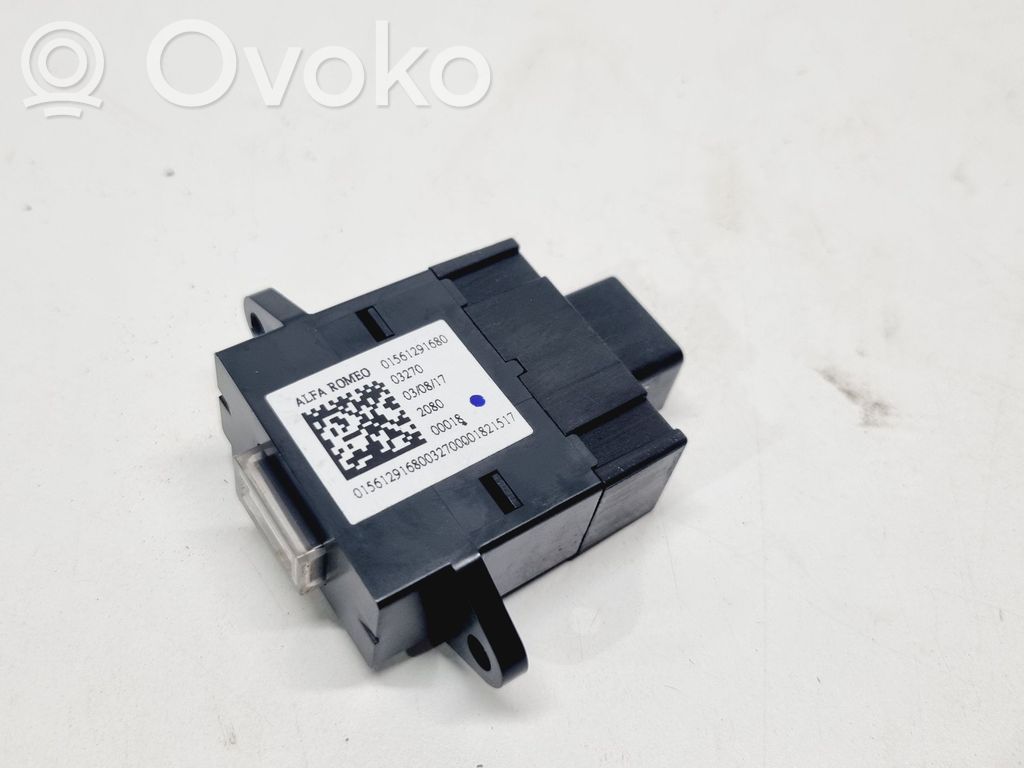 Enchufe conector USB   156129168