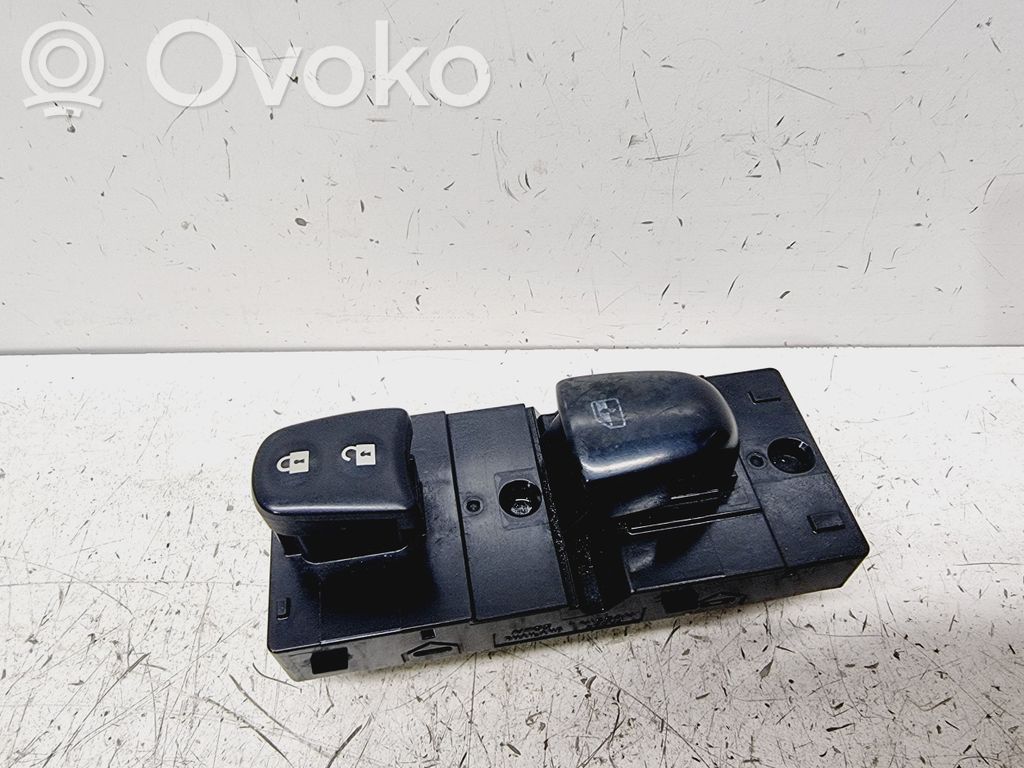 Renault Kadjar Electric window control switch 
