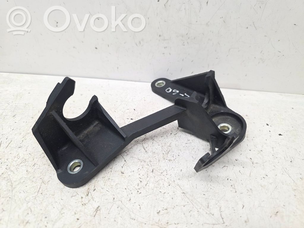 Volvo XC60 Gear shift cable bracket 