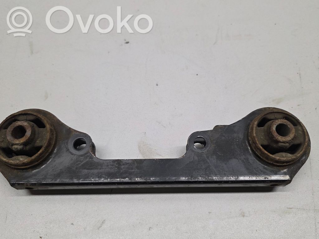 Nissan Qashqai Aizmugurējā reduktora stiprinājums 