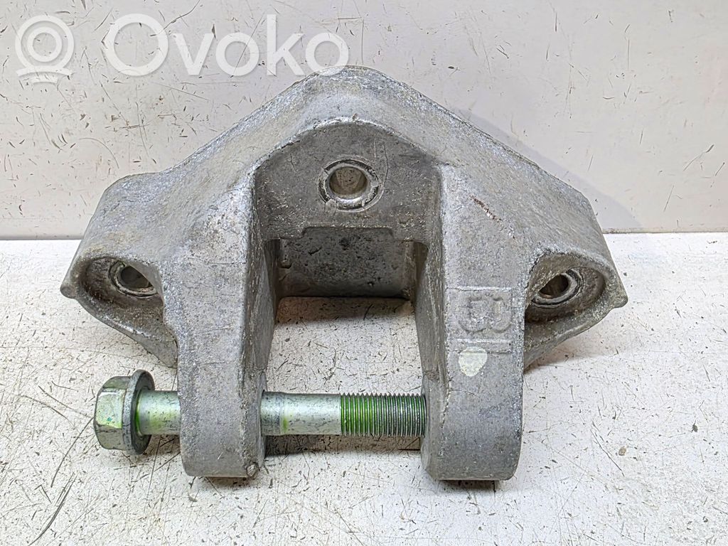 Nissan Qashqai Engine mounting bracket 