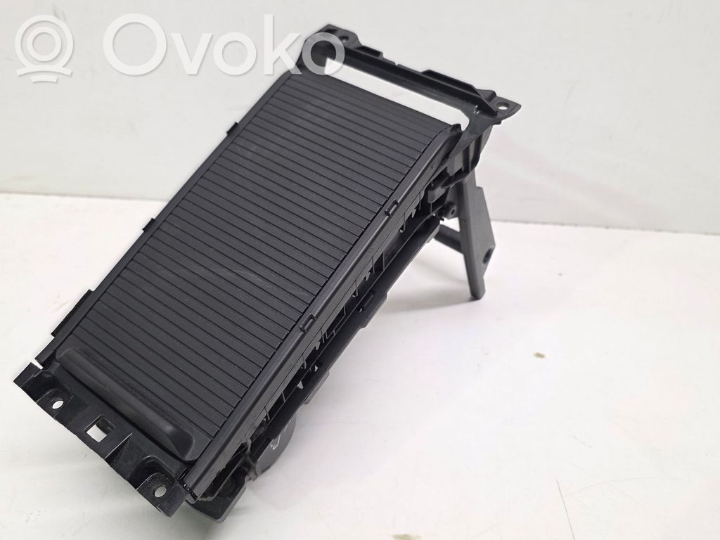 Volvo V40 Cup holder 