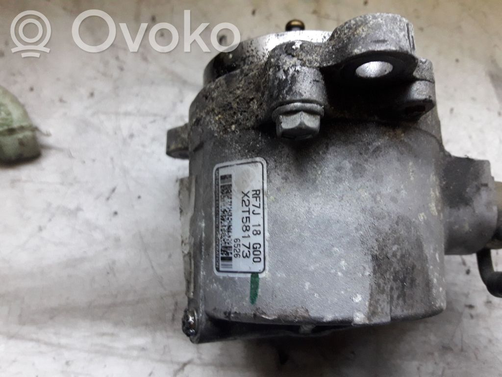 Vakuumo pompa   RF7J