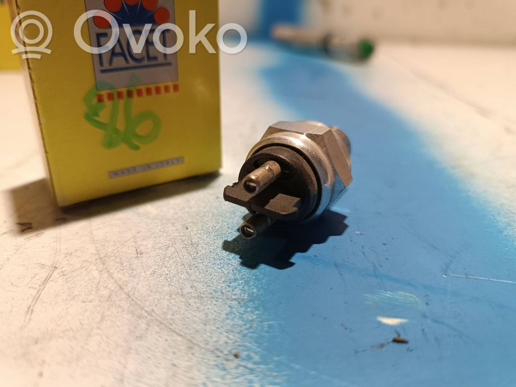 Opel Omega A Sensor interruptor de luz de marcha atrás 