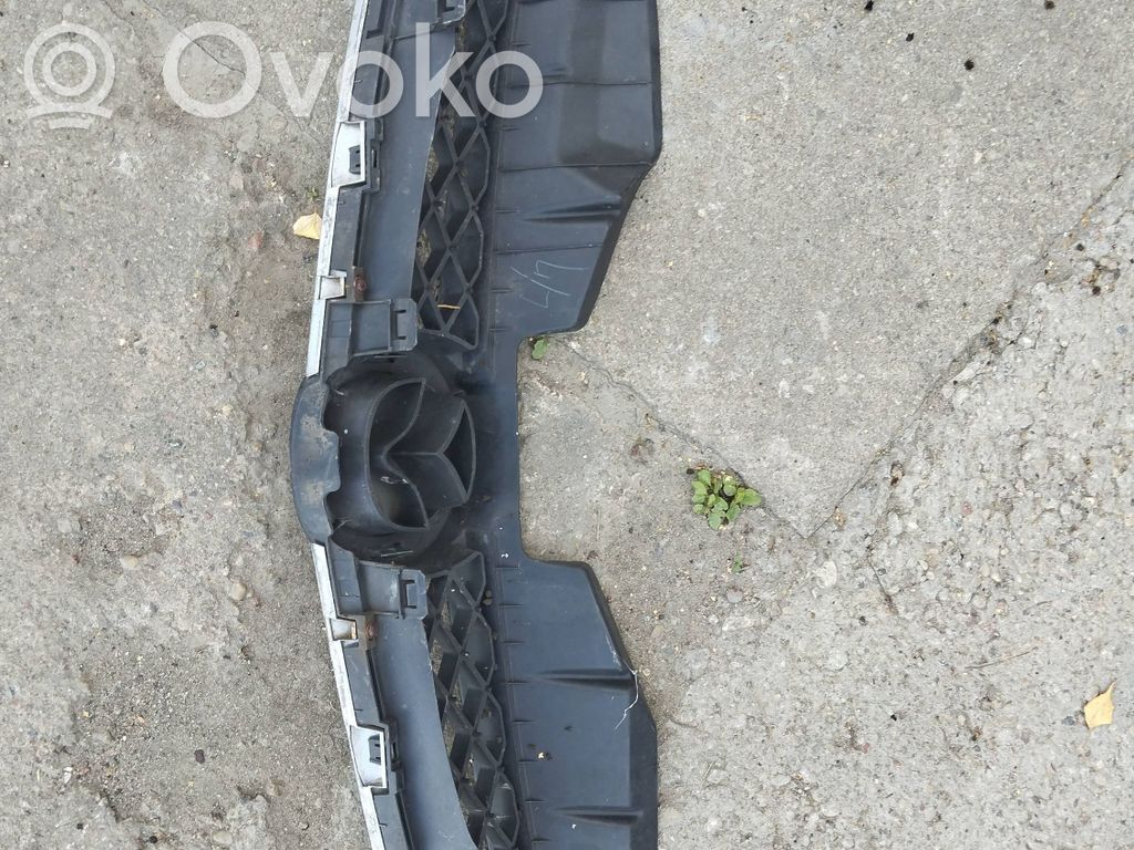 Mazda 6 Front bumper upper radiator grill 