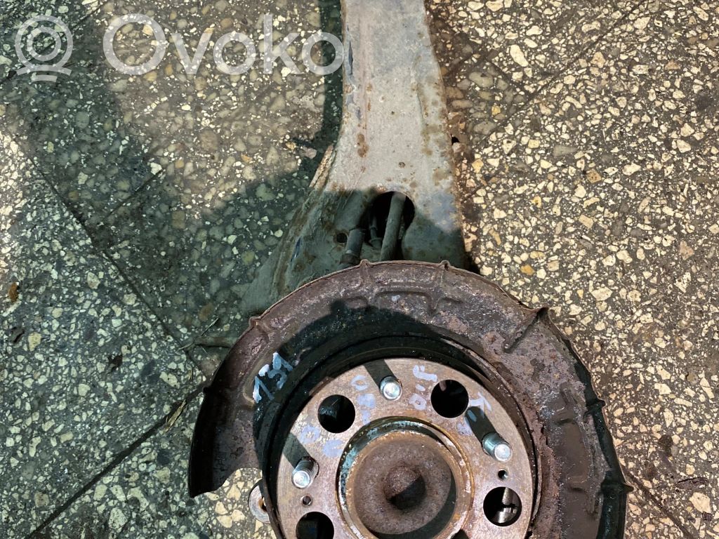 Rear wheel hub