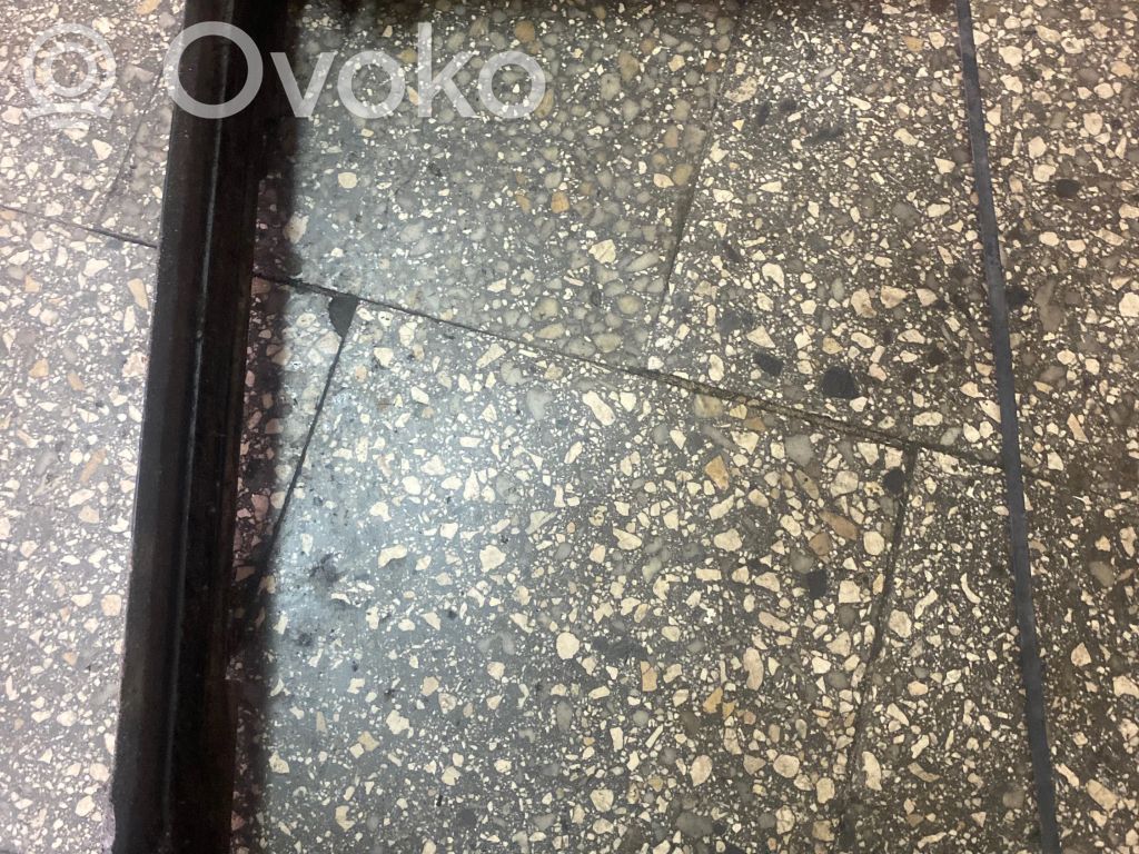 BMW 7 E65 E66 Radiatorių panelė 