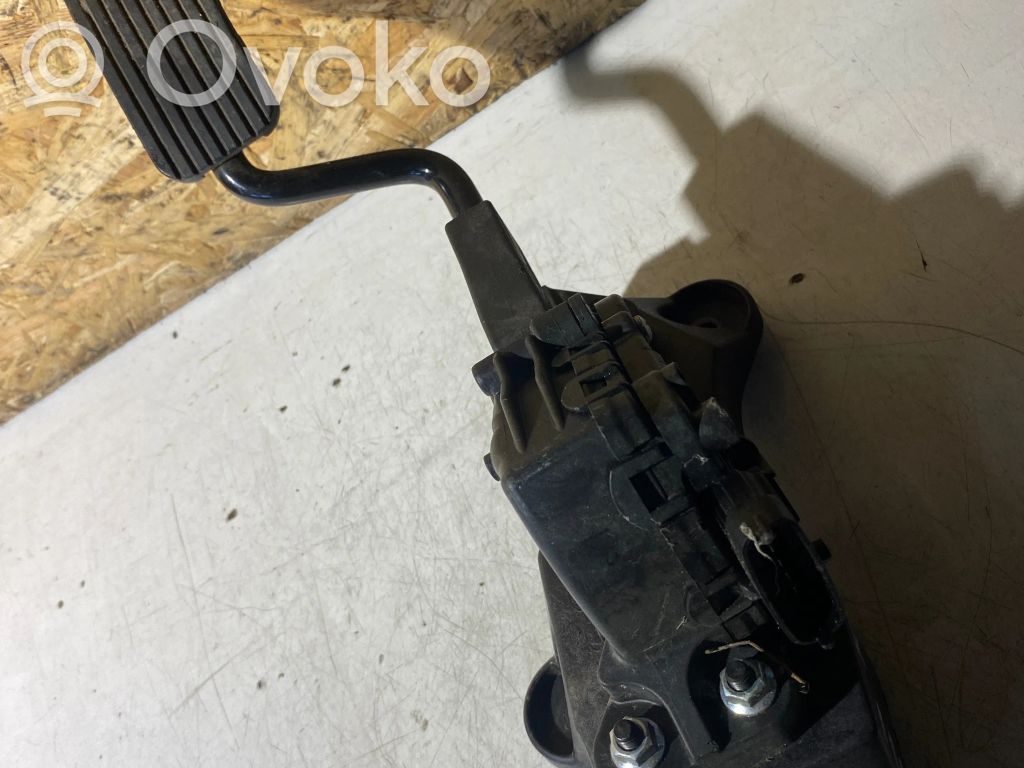 Pedal del acelerador