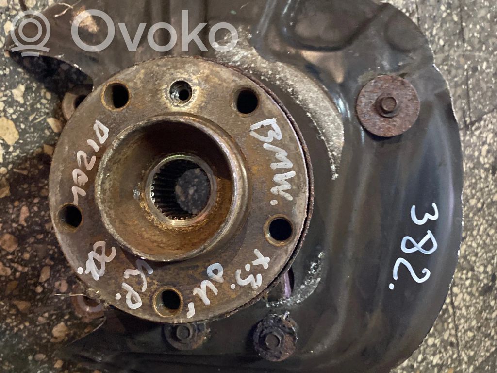 Front wheel hub